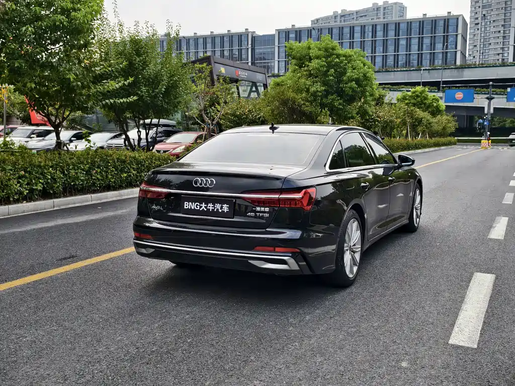 Audi A6L — фото 4