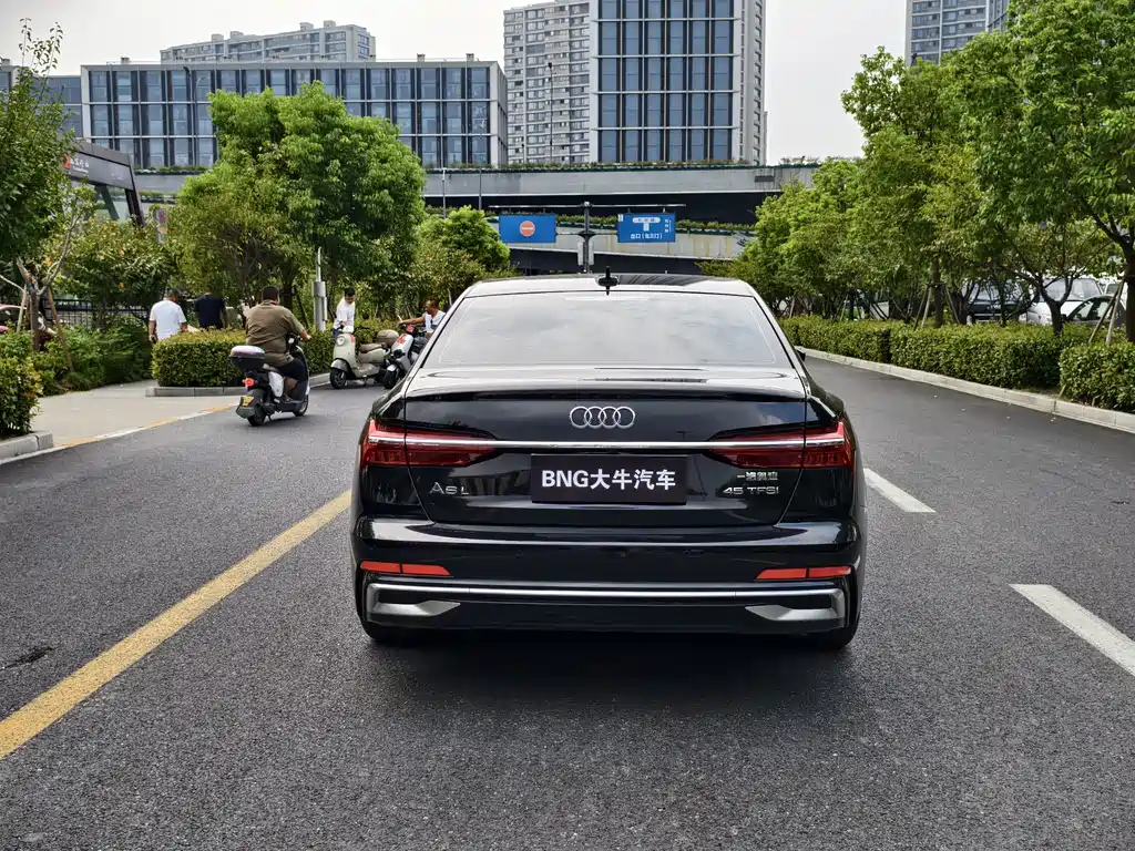 Audi A6L — фото 5