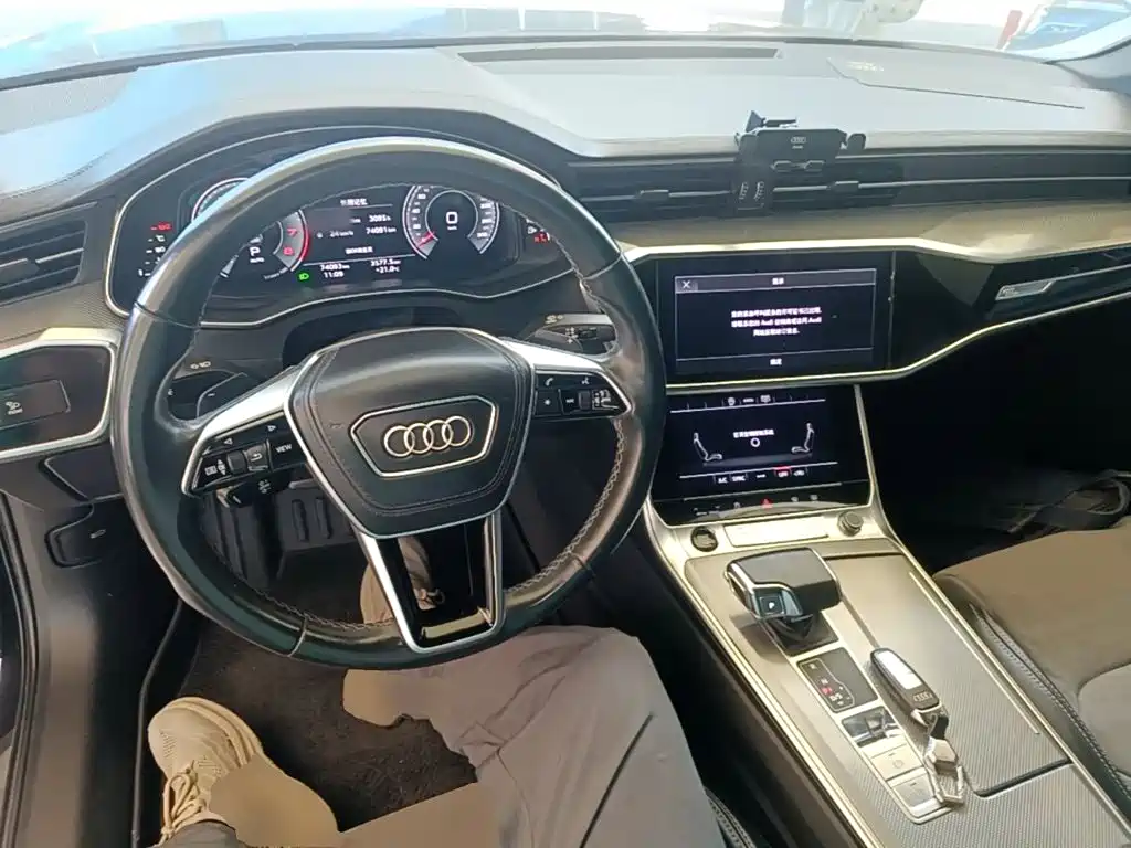 Audi A6L — фото 10