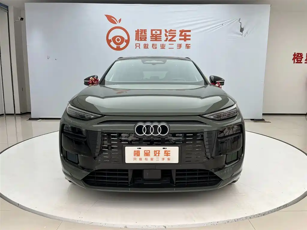 Audi Q6L e-tron — фото 2