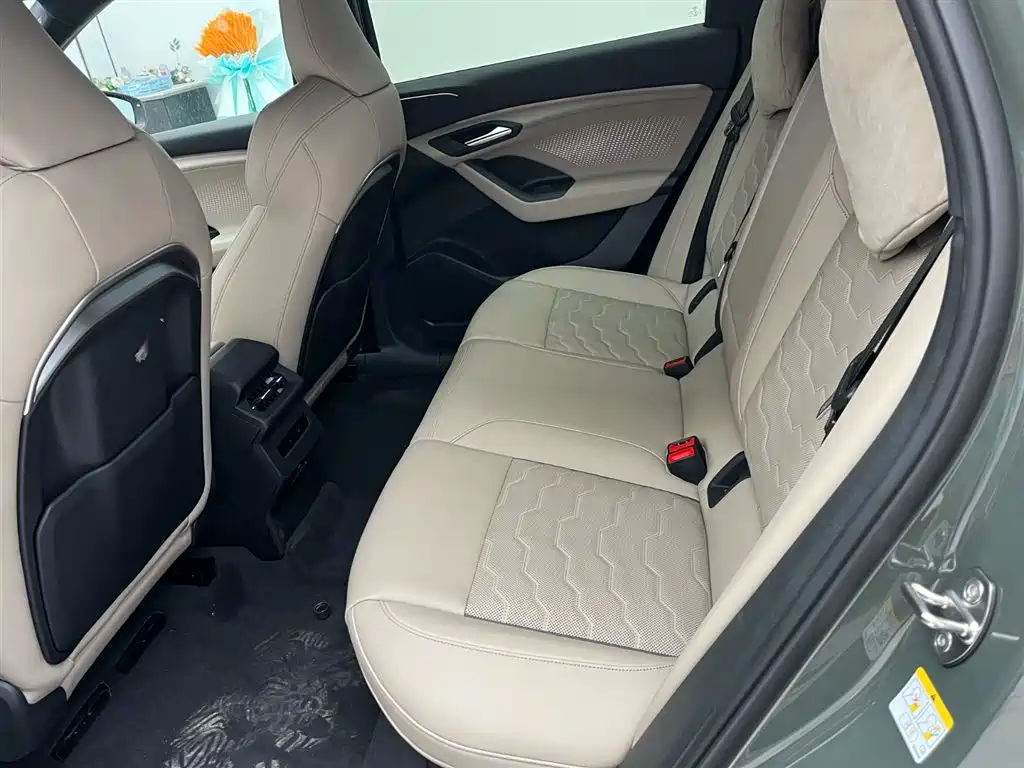 Audi Q6L e-tron — фото 11