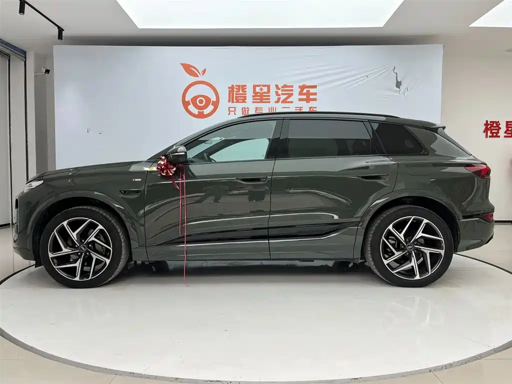 Audi Q6L e-tron — фото 3
