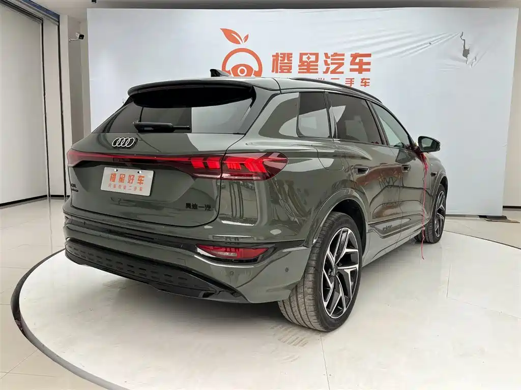 Audi Q6L e-tron — фото 5