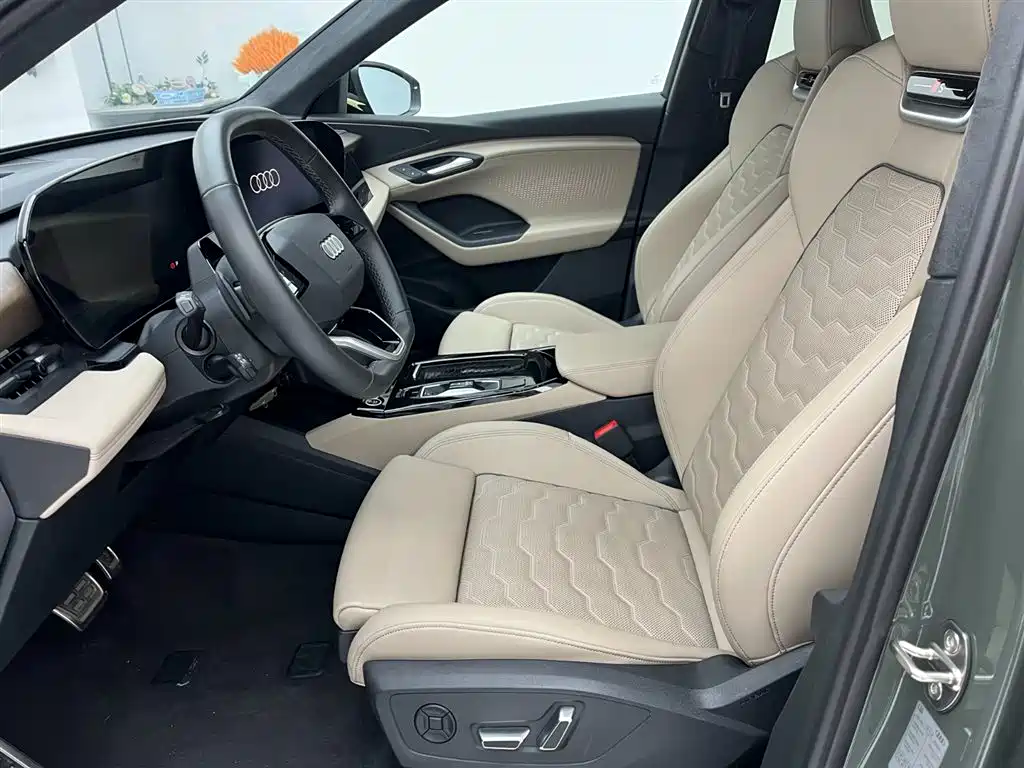 Audi Q6L e-tron — фото 10