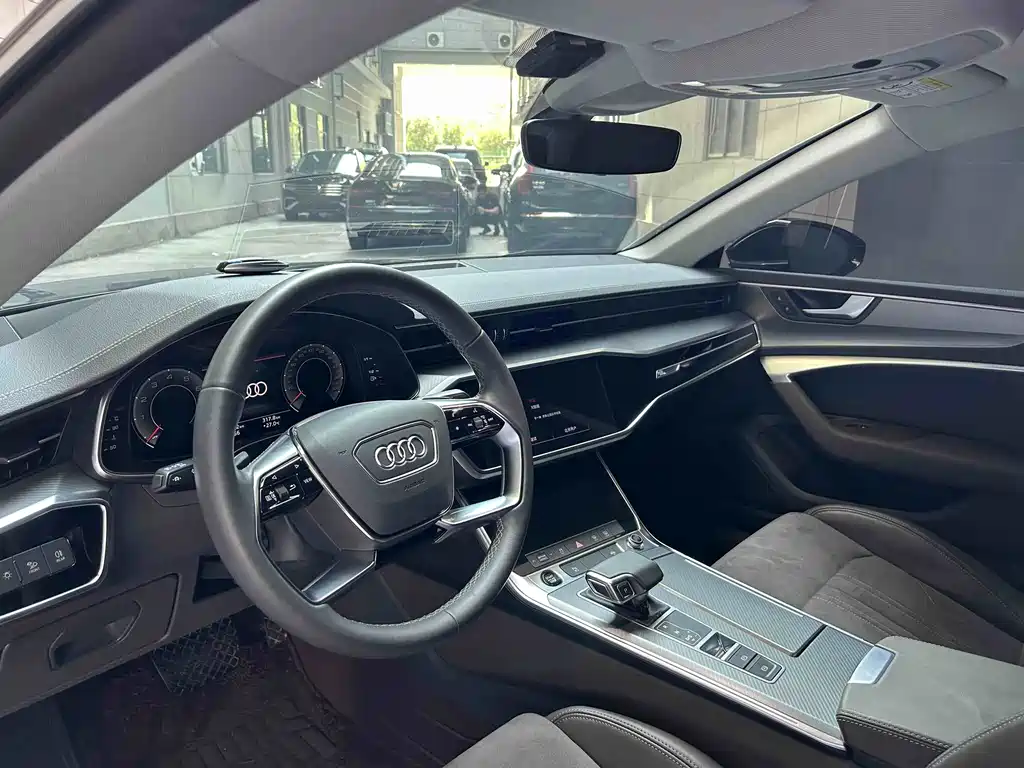 Audi A7L — фото 9