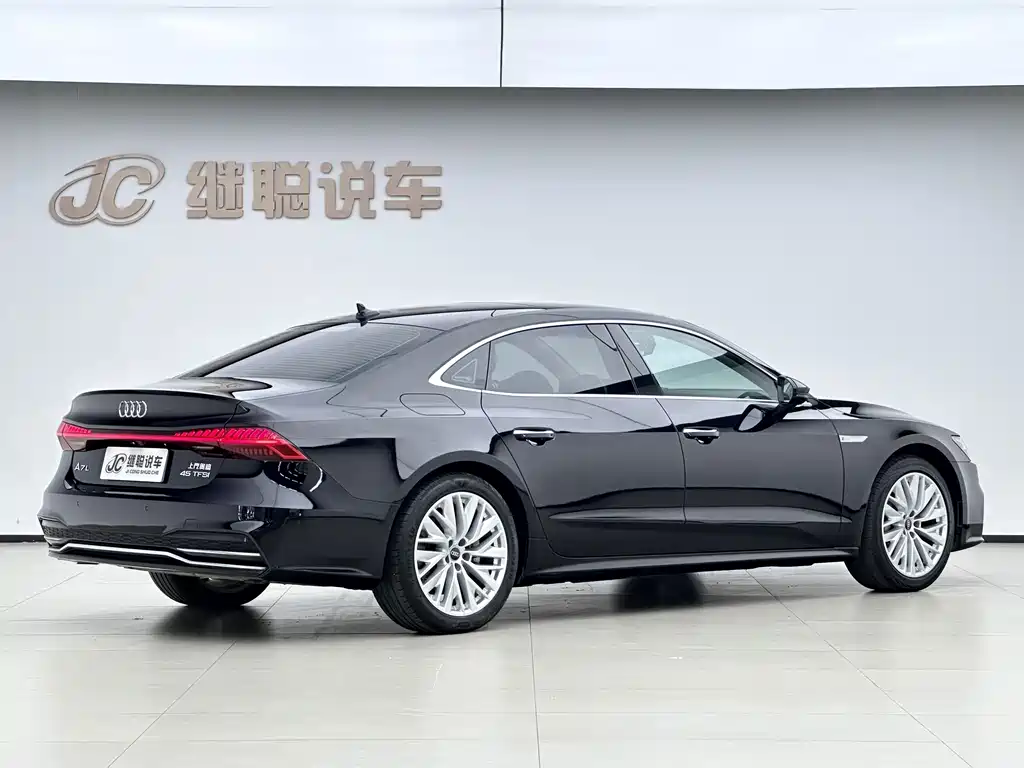 Audi A7L — фото 5