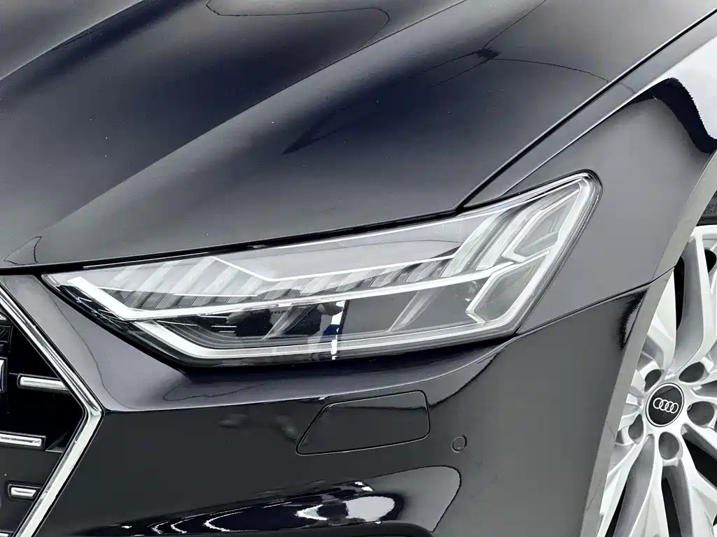 Audi A7L — фото 10
