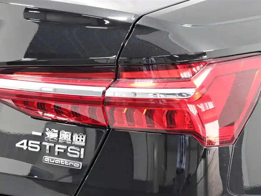 Audi A6L — фото 18