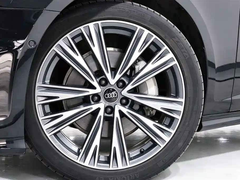Audi A6L — фото 19