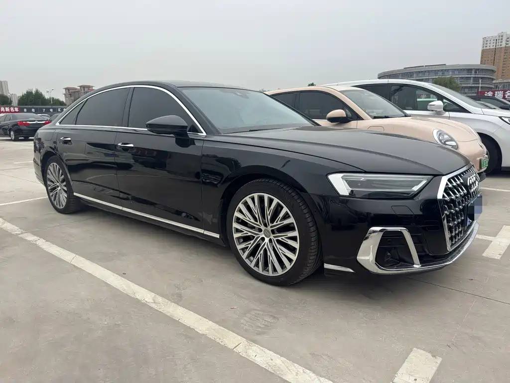Audi A8 — фото 3
