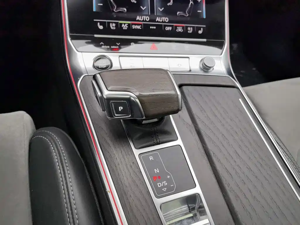 Audi A6L — фото 13