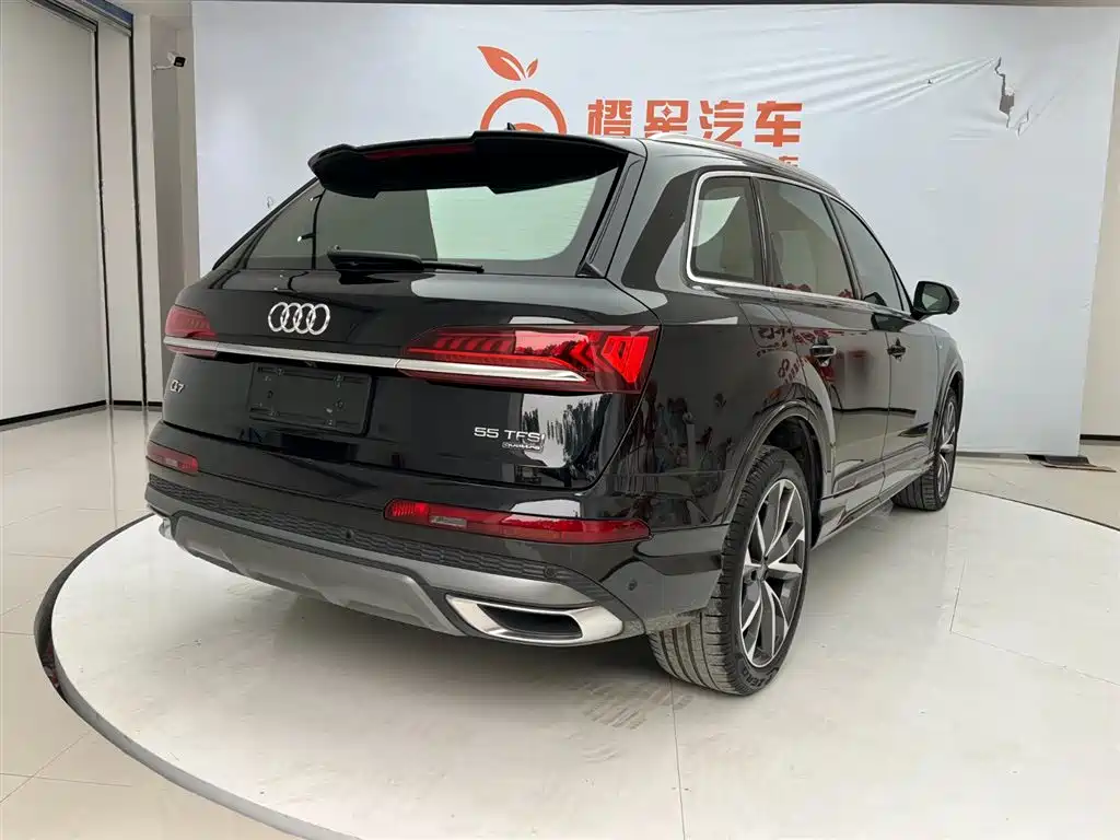 Audi Q7 — фото 5