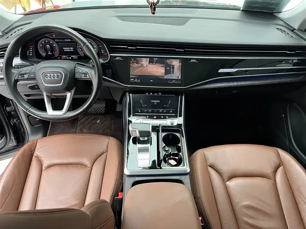 Audi Q7 — фото 10