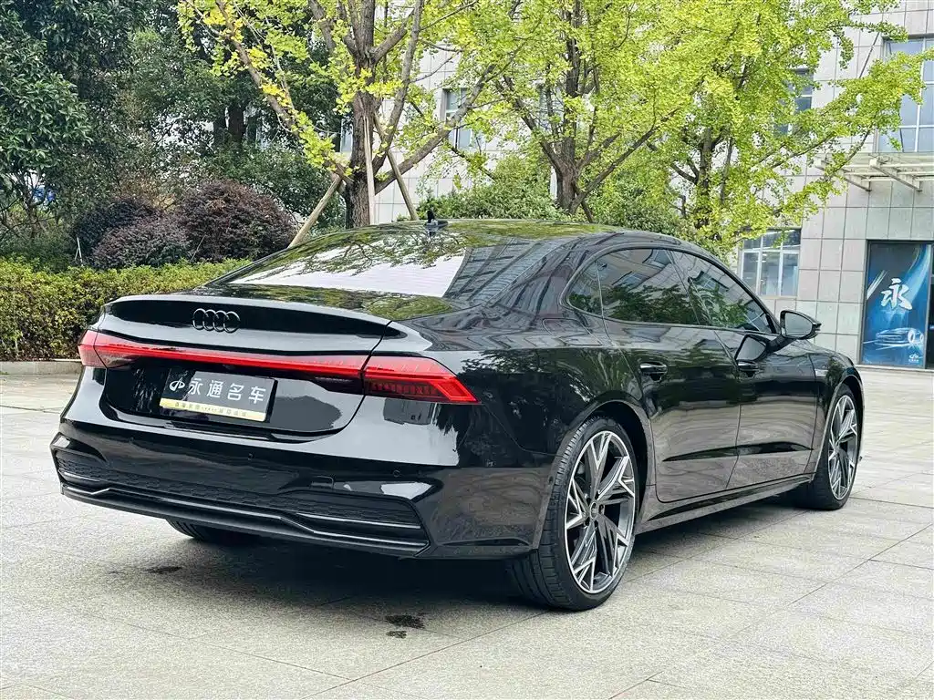 Audi A7L — фото 5