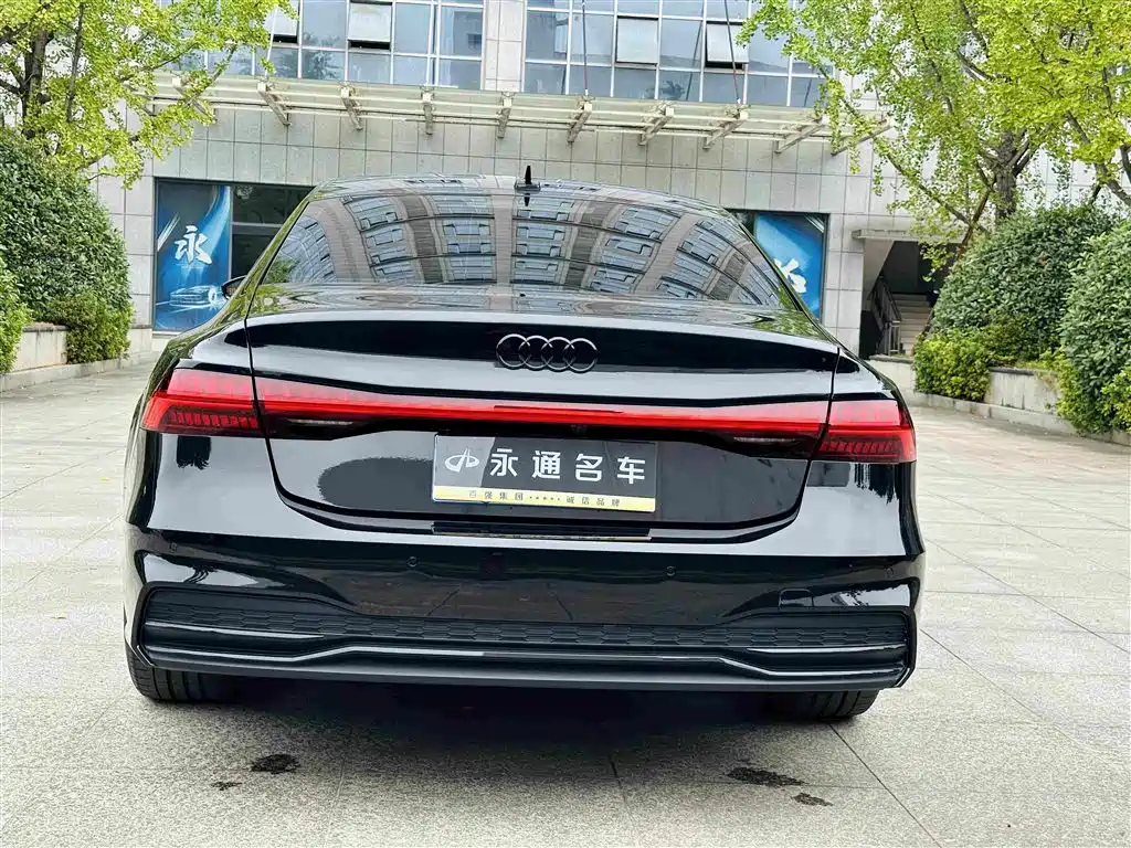 Audi A7L — фото 6