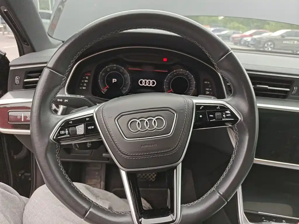 Audi A6L — фото 11
