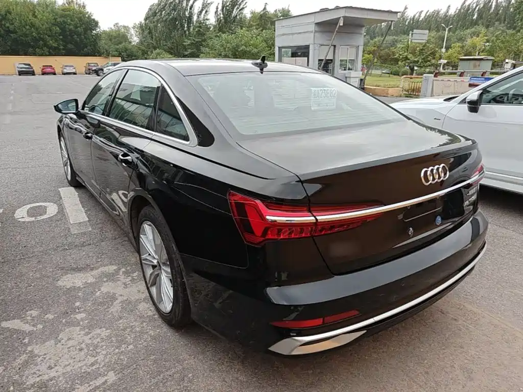Audi A6L — фото 5