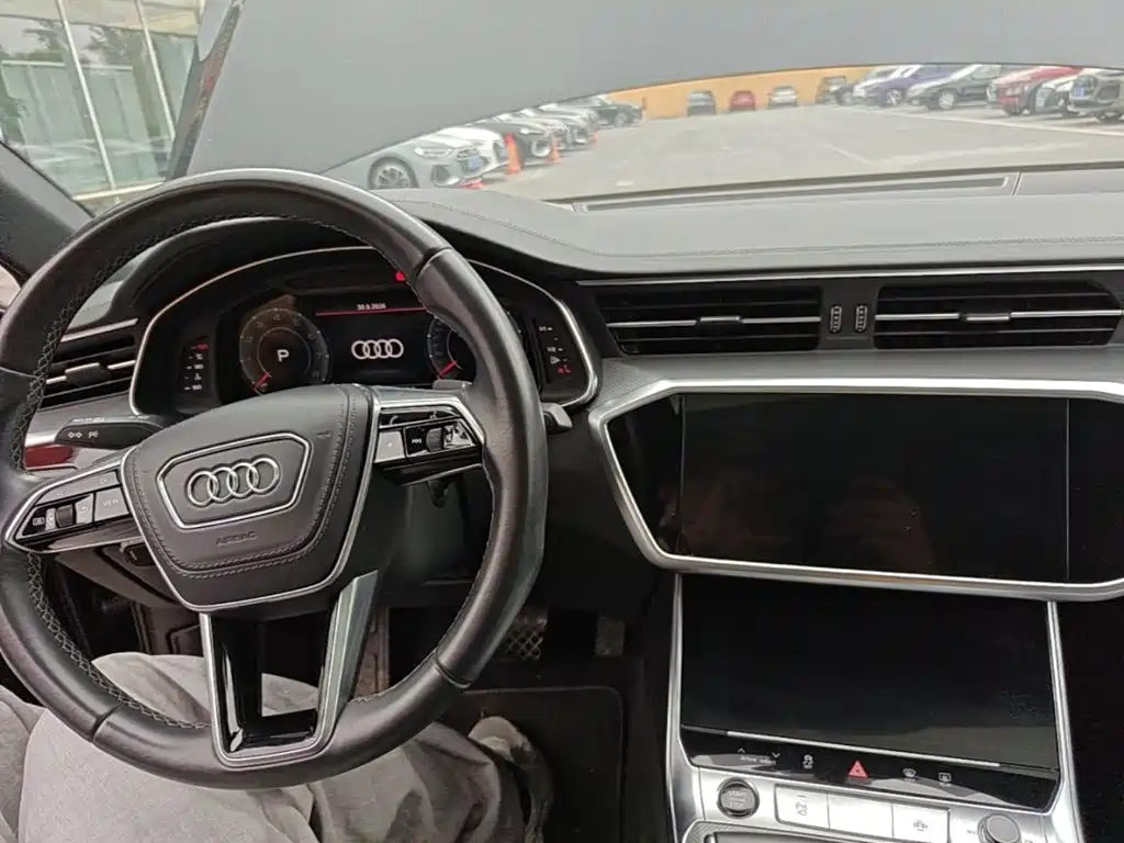 Audi A6L — фото 10