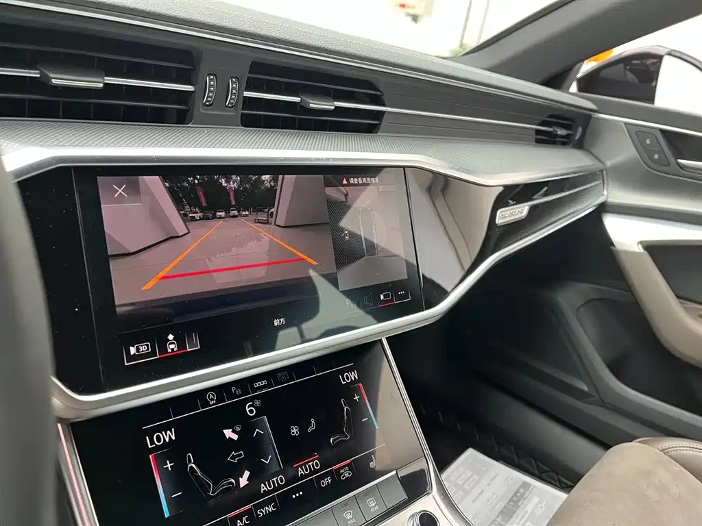 Audi A7L — фото 10