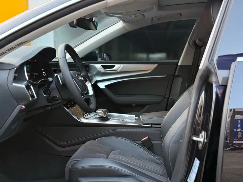 Audi A7L — фото 14