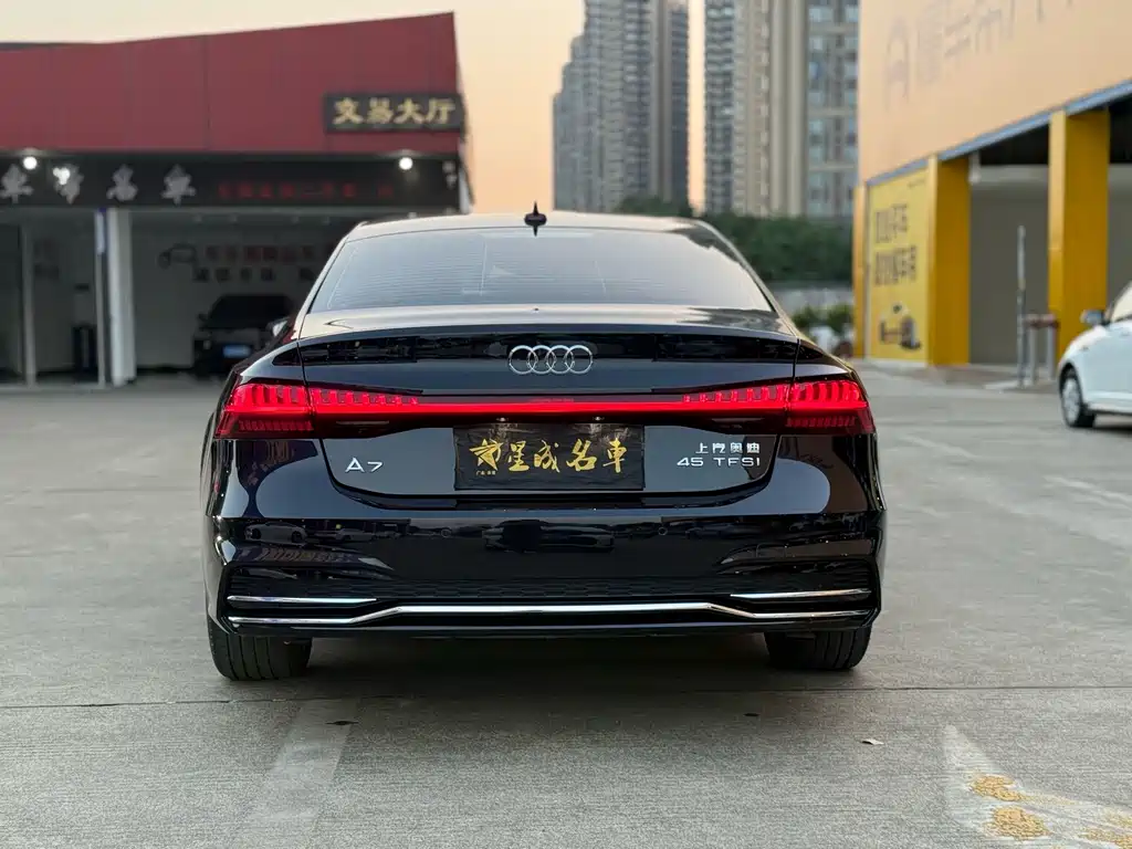 Audi A7L — фото 16