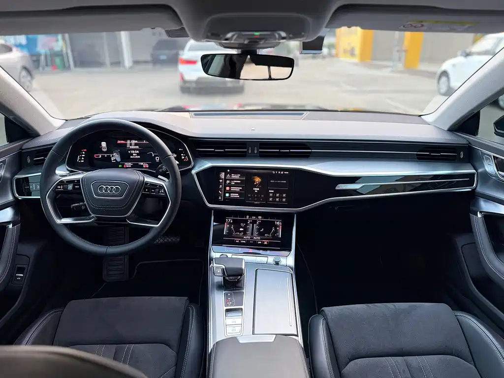 Audi A7L — фото 6