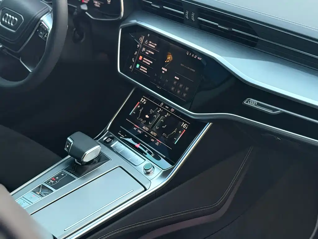 Audi A7L — фото 7