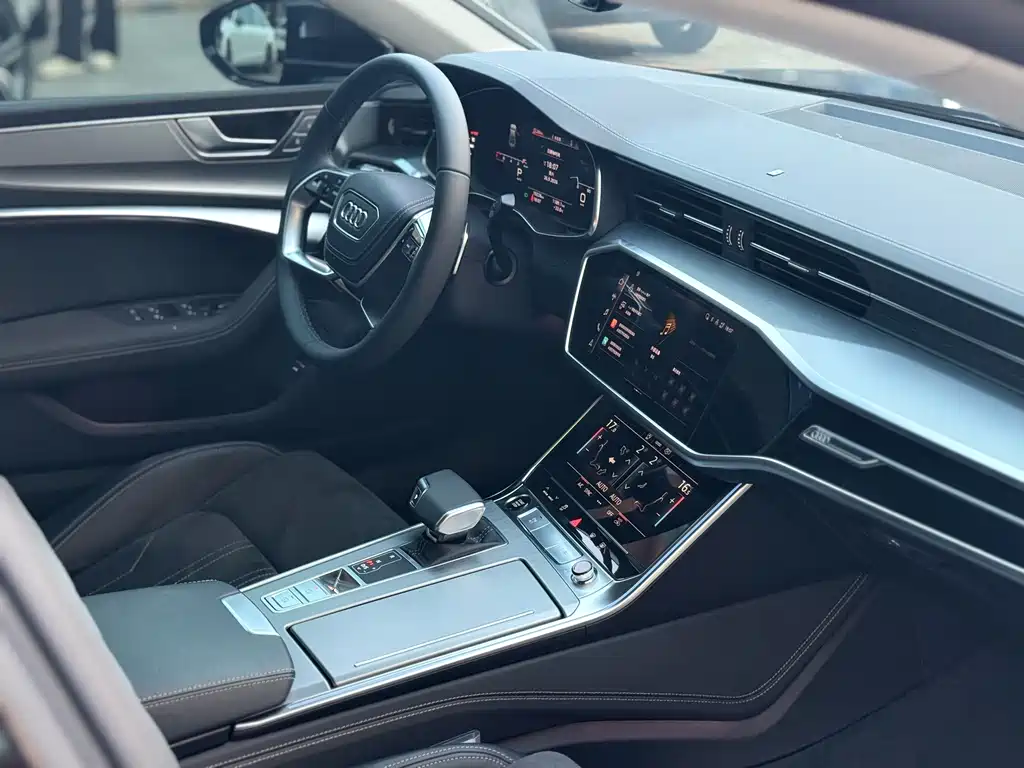 Audi A7L — фото 8