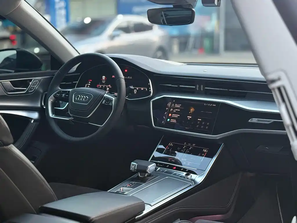 Audi A7L — фото 9