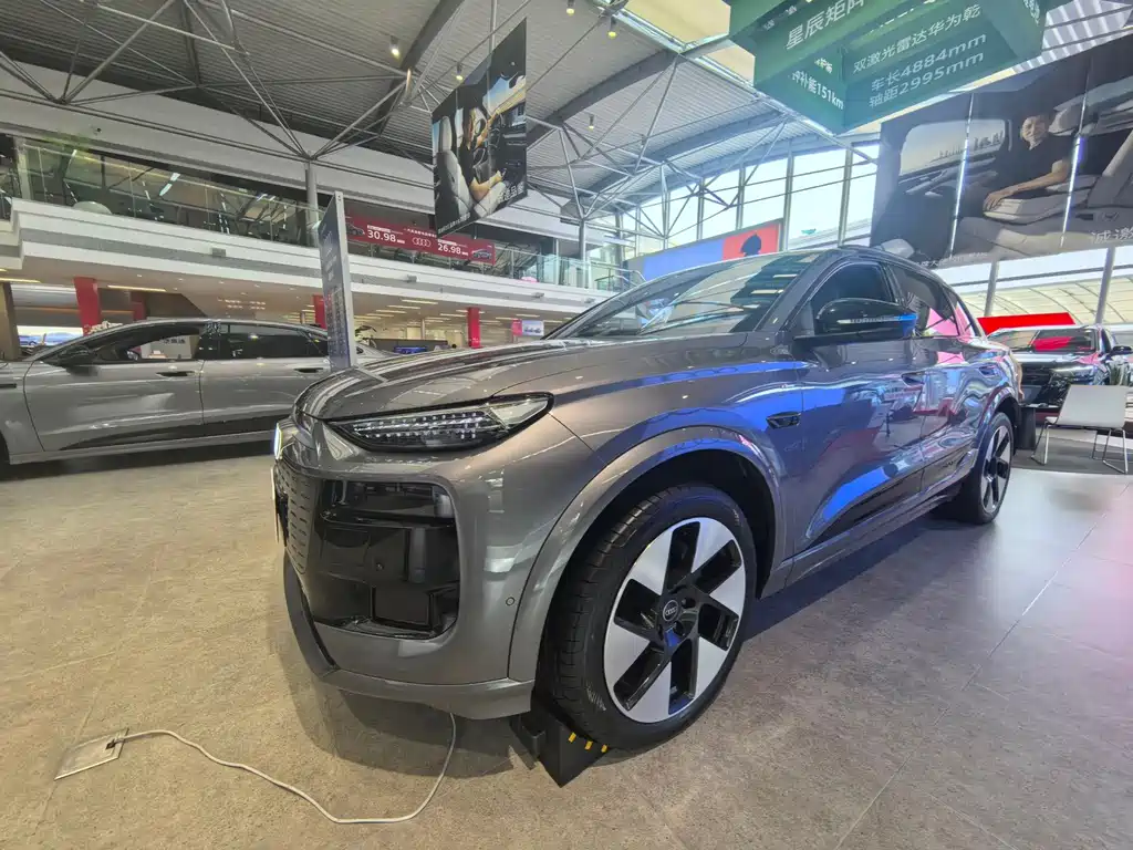 Audi Q6L e-tron — фото 4