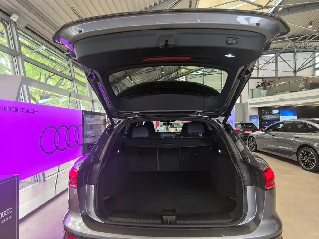Audi Q6L e-tron — фото 10