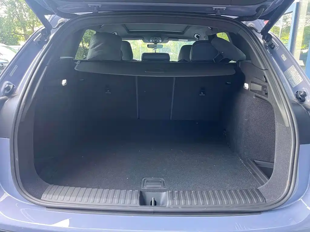 Audi Q6L e-tron — фото 13