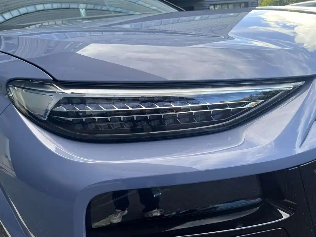 Audi Q6L e-tron — фото 15