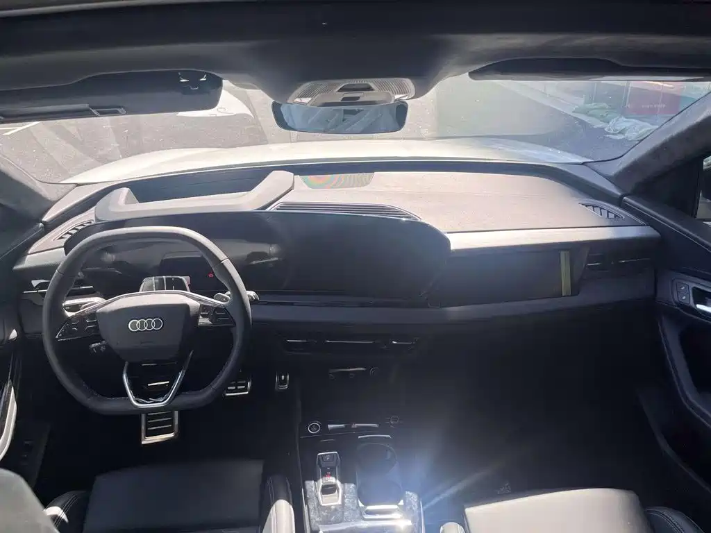 Audi Q6L e-tron — фото 6