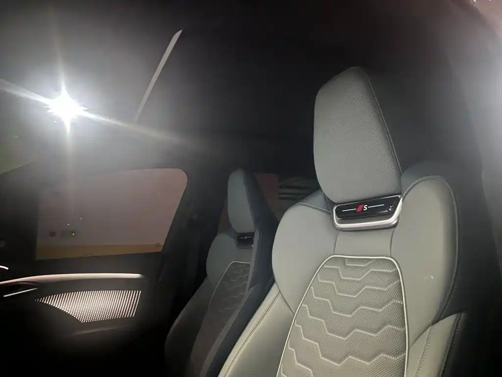 Audi Q6L e-tron — фото 2