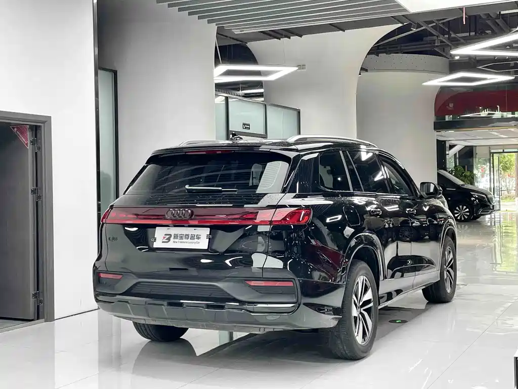 Audi Q6 — фото 10