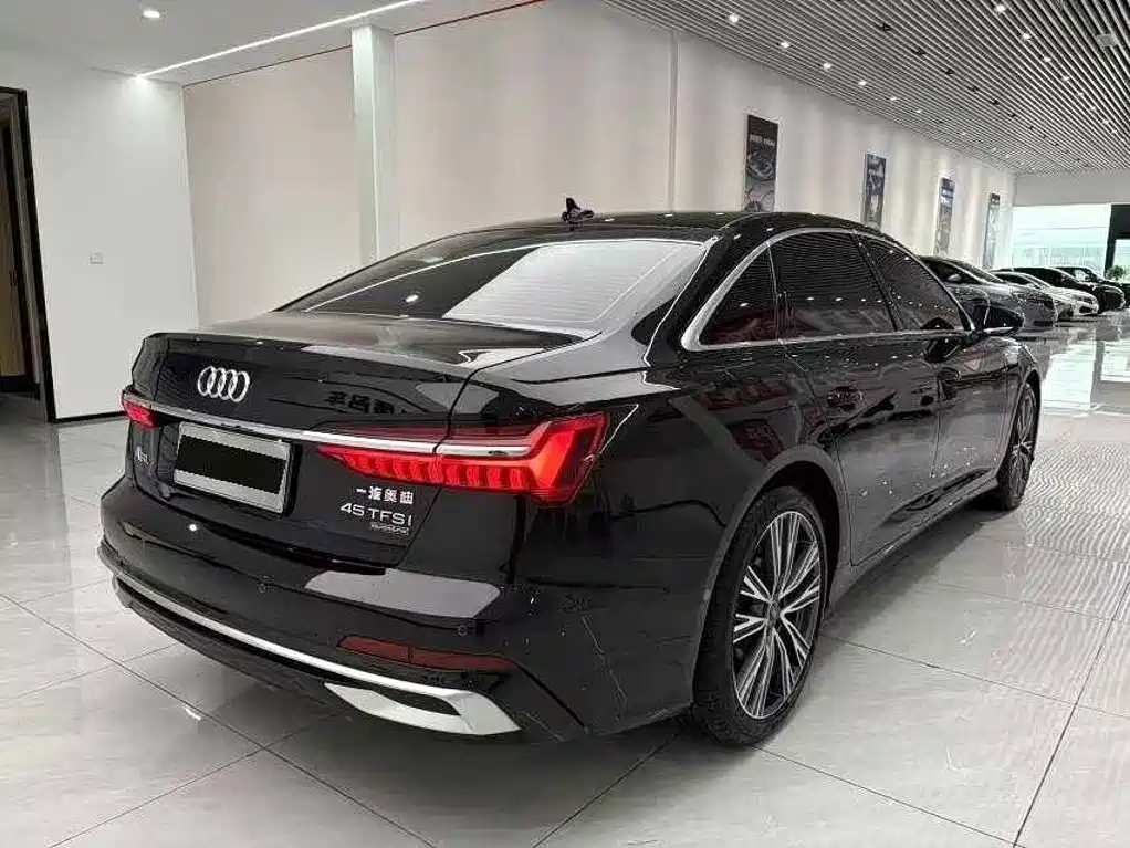 Audi A6L — фото 5