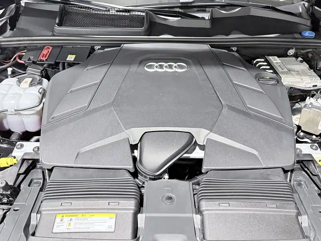 Audi Q7 — фото 25