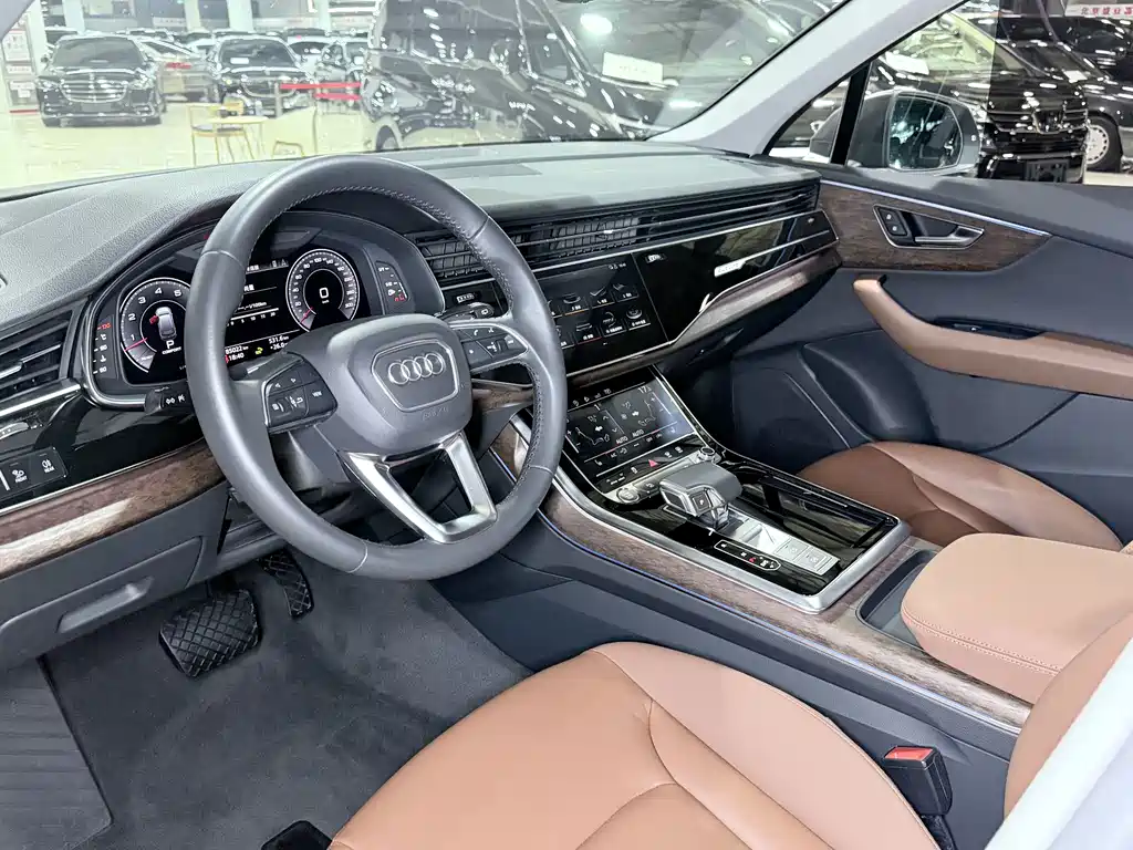 Audi Q7 — фото 5