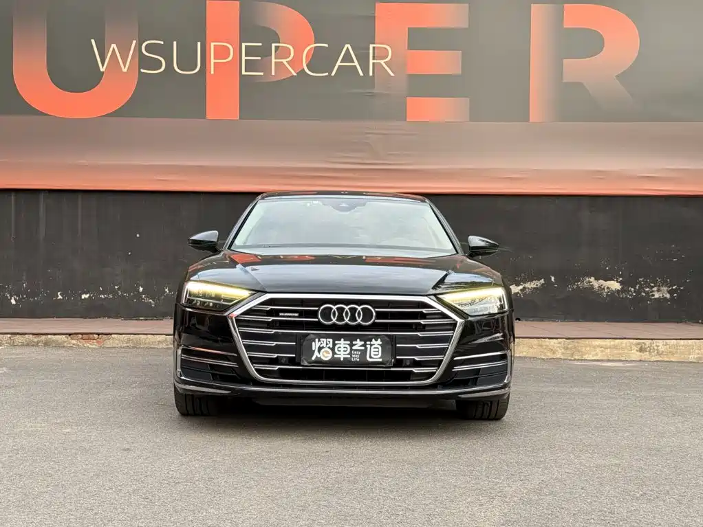 Audi A8 — фото 2