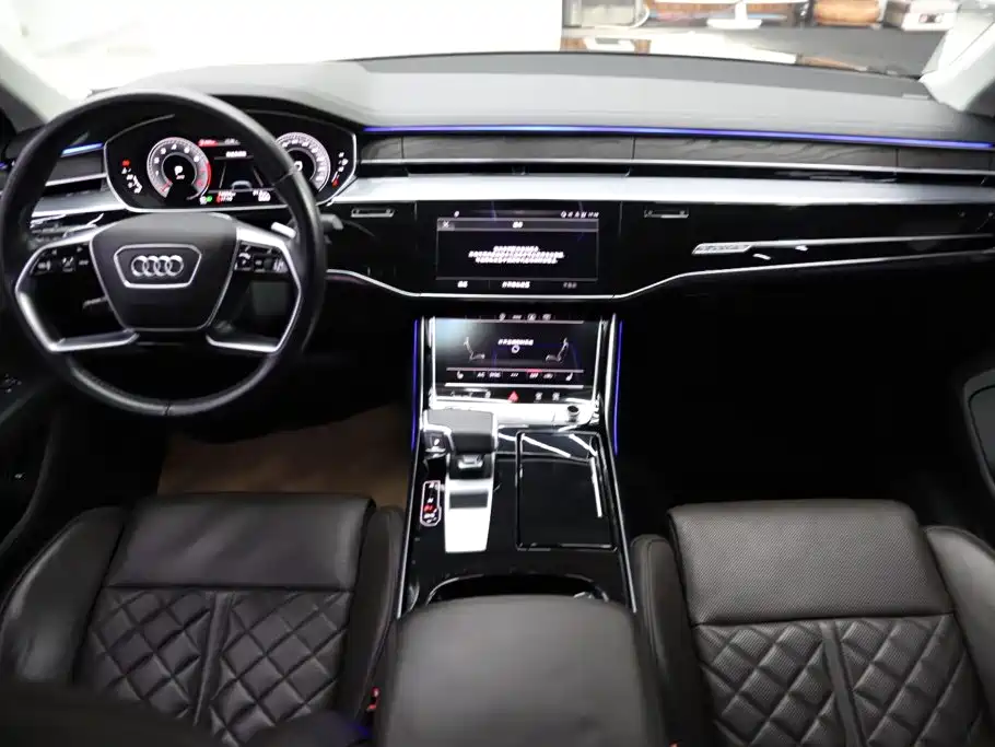 Audi A8 — фото 13