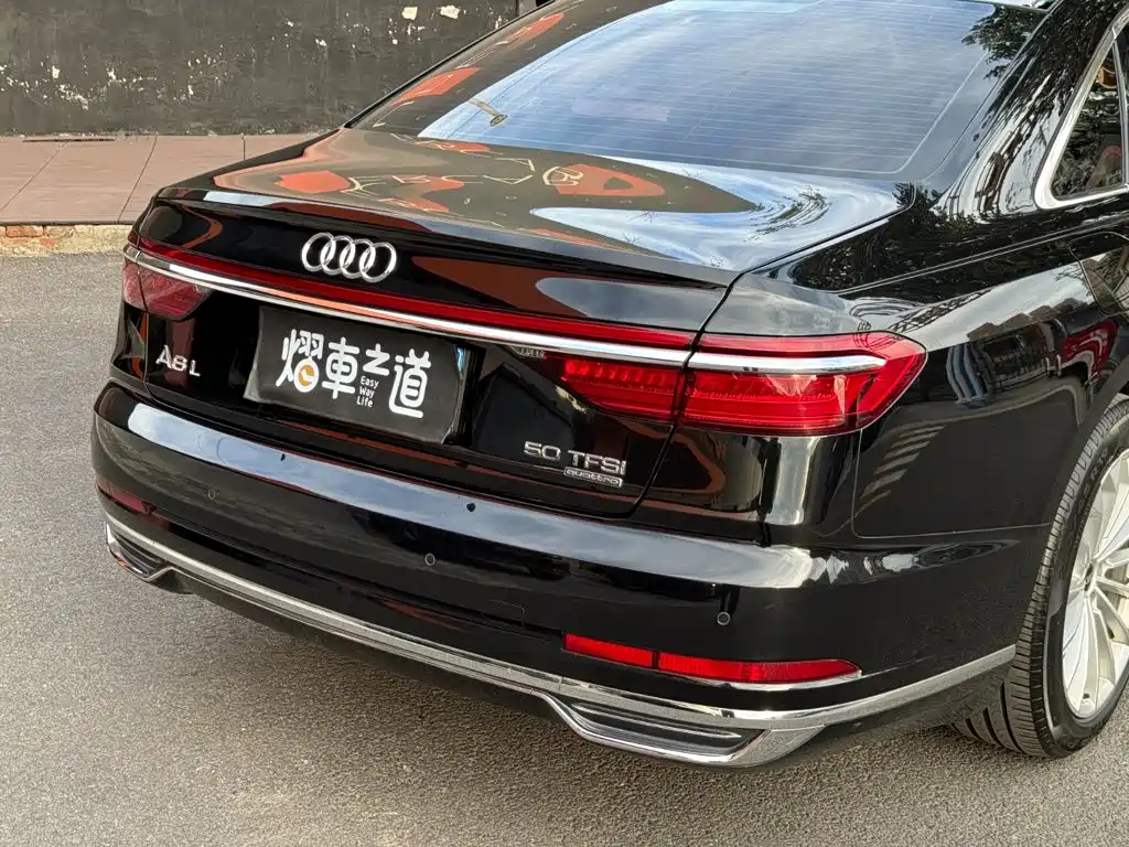 Audi A8 — фото 23
