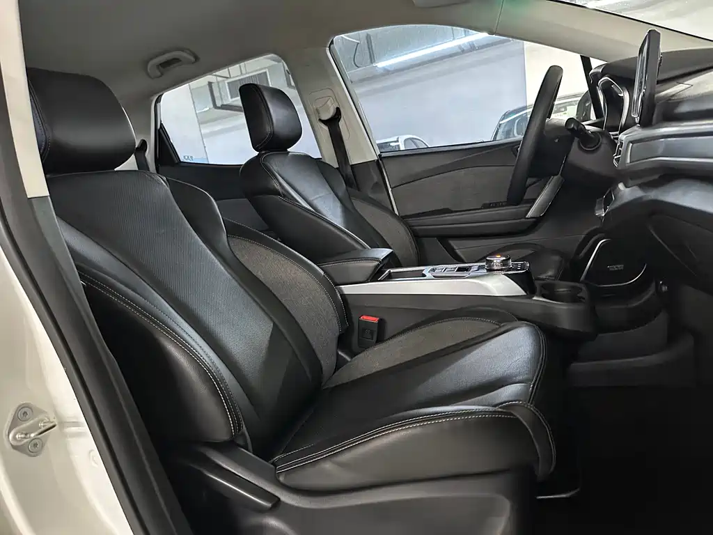 BAIC EX3 — фото 18