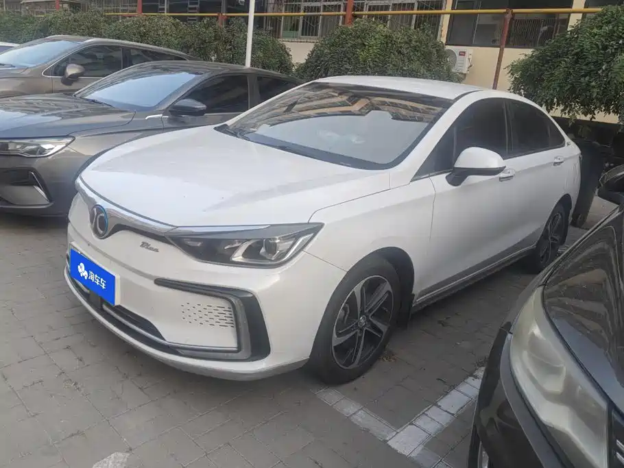 BAIC EU5