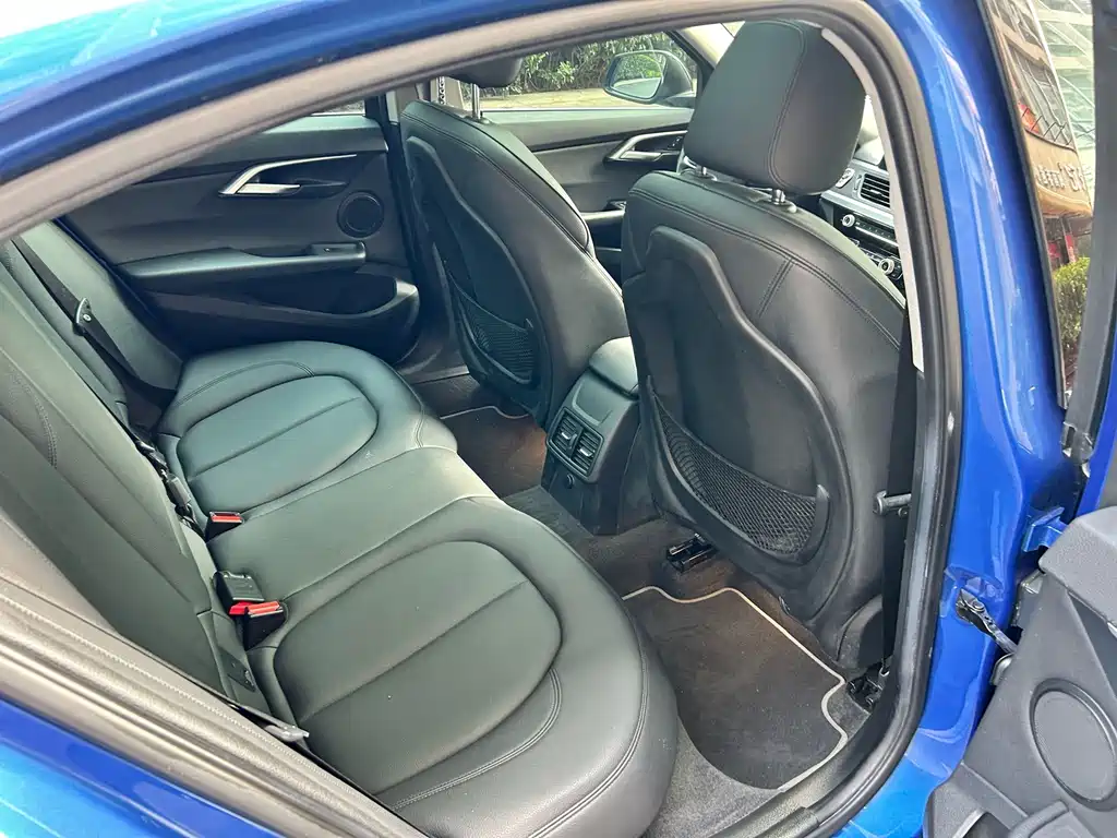 BMW 1 Series — фото 16