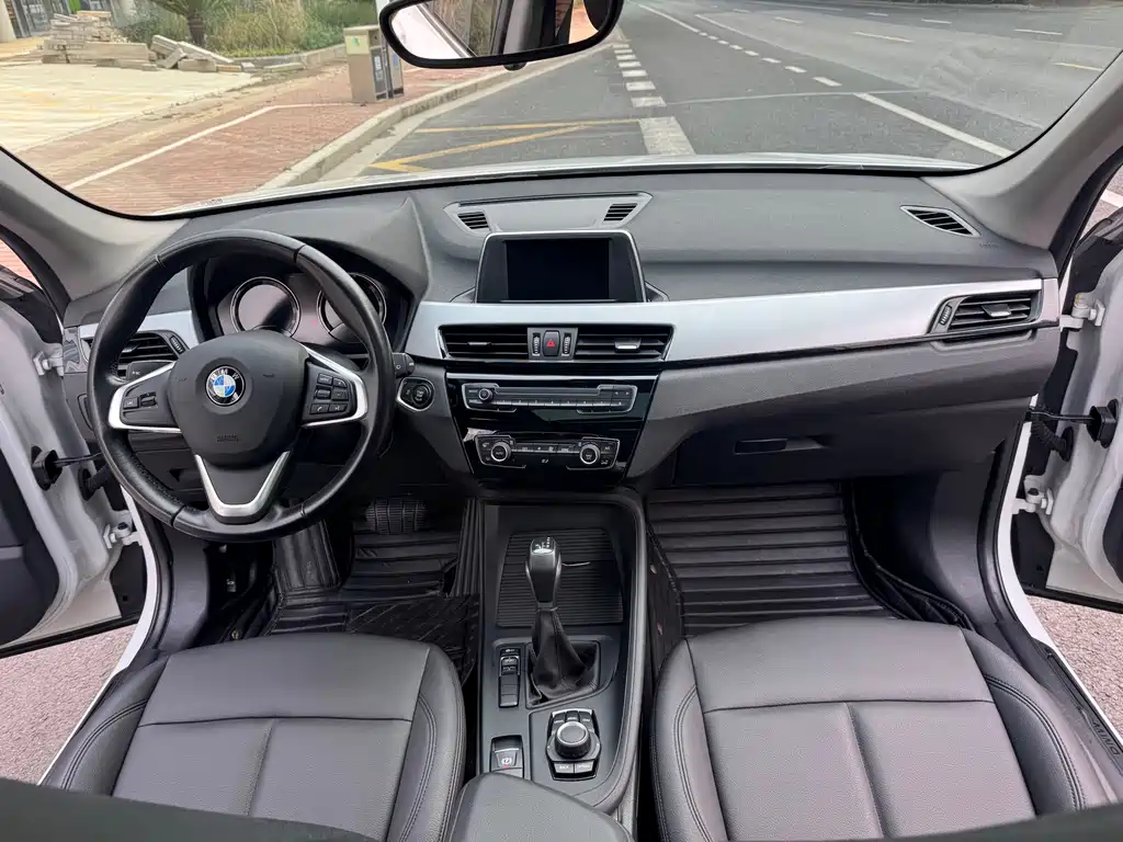 BMW X1 — фото 14
