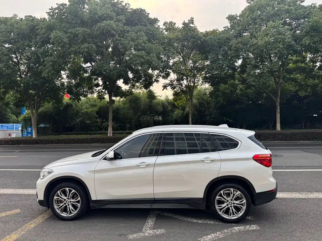 BMW X1 — фото 7