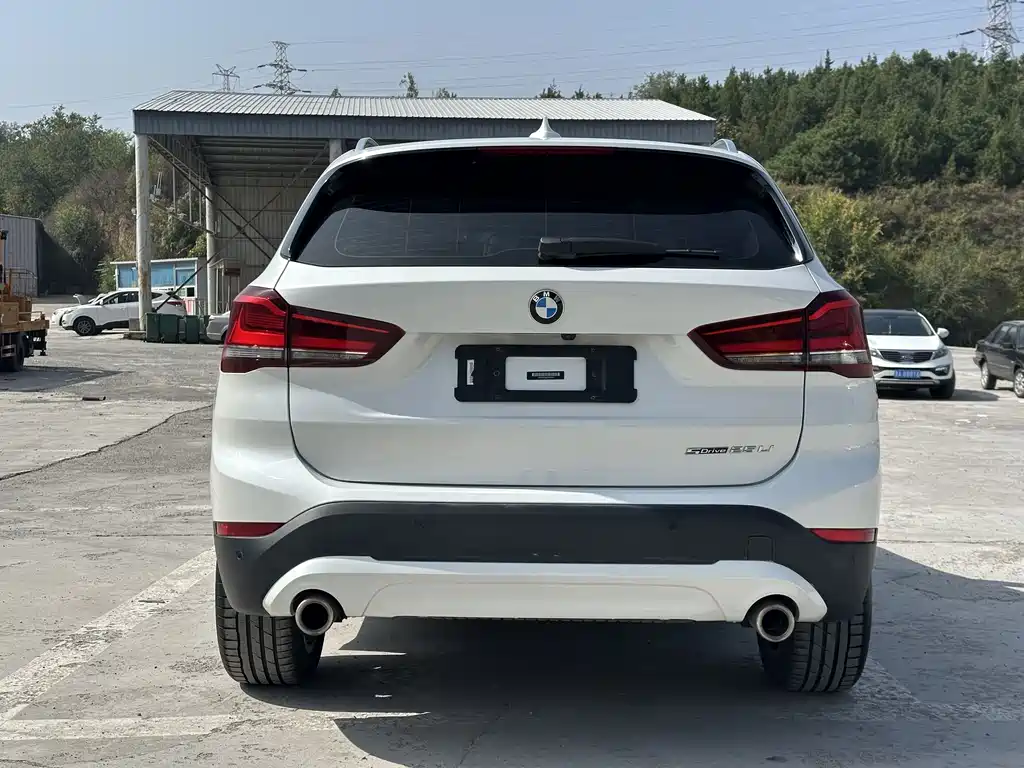 BMW X1 — фото 8