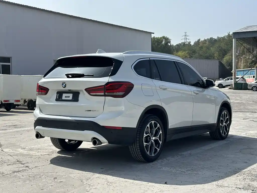 BMW X1 — фото 9