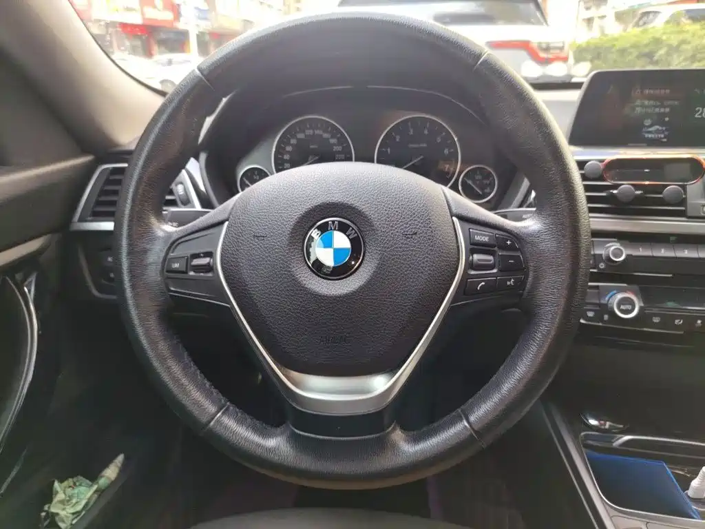 BMW 3 Series GT — фото 11
